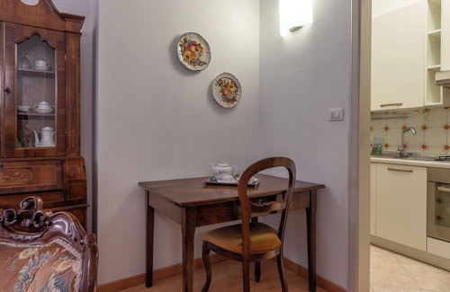 Historic Center Apartment | HouSmart Cartoleria 8