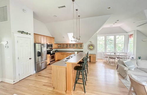 Bald Head Island House | How You Dune? Beautiful Retreat with Hot Tub