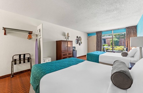 Colonie Hotel | Howard Johnson by Wyndham Albany