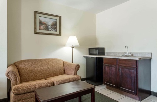 Houma Hotel | Howard Johnson by Wyndham Houma