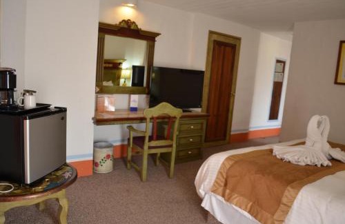 Historic Centre Hotel | Howard Johnson by Wyndham Morelia Calle Real