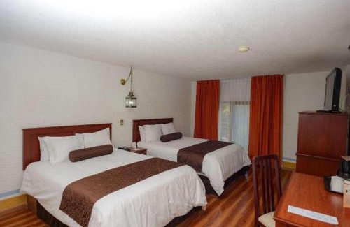 Historic Centre Hotel | Howard Johnson by Wyndham Morelia Calle Real