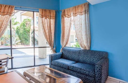Norco Hotel | Howard Johnson by Wyndham Norco