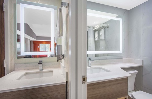 Harrisburg - Hershey Hotel | Howard Johnson by Wyndham Harrisburg