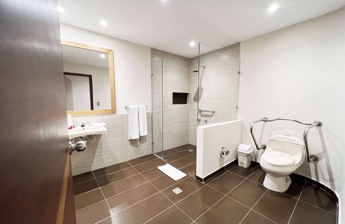 El Prado Hotel | Howard Johnson Hotel Versalles Barranquilla