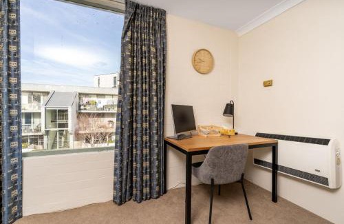 Kingston Apartment | Howitt Place Apt minutes to Parliamentary Triangle - Hosted by Canstay