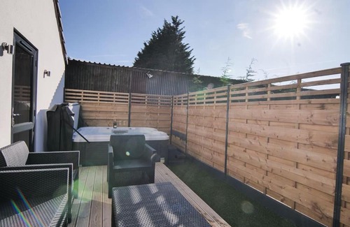 York House | Hoxne Cottages - Rose Cottage with private hot tub