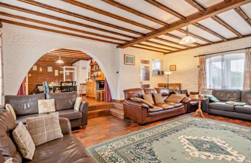 Weybourne House | Hoxne House