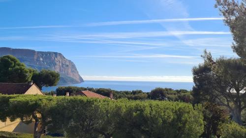 Cassis Hotel | HPC Suites - Cassis Centre - Parking Gratuit & Piscine Chauffée