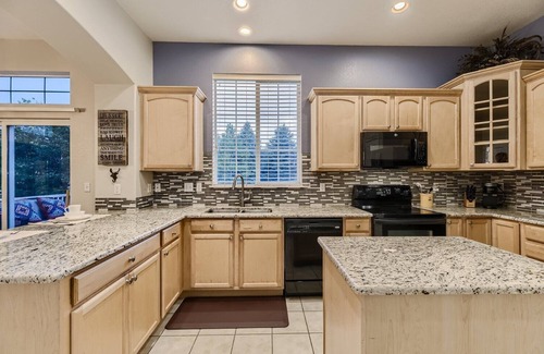 Southridge House | HRRW3120 Awesome home in Highlands Ranch Firelight Subdivision