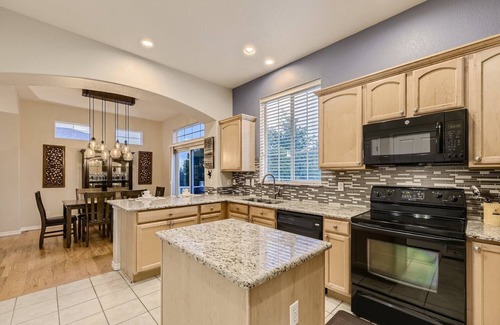 Southridge House | HRRW3120 Awesome home in Highlands Ranch Firelight Subdivision