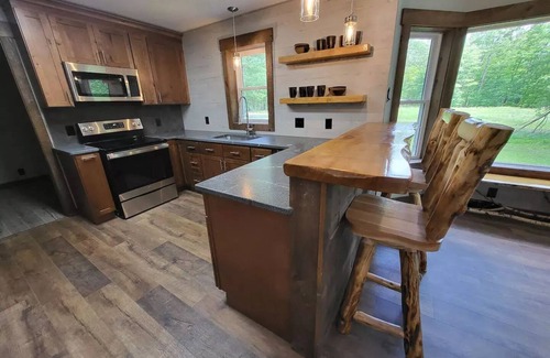 Queensbury House | Hse Nr Lk George+Saratoga Rce Trck w/Indoor HotTub