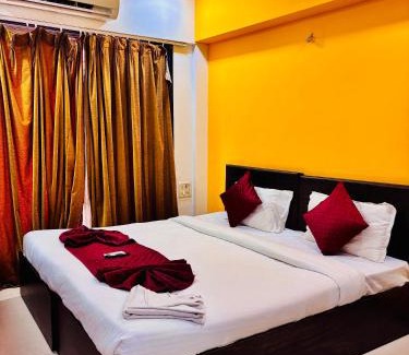 Malad West Bed & Breakfast | Hsquare Malad Elegant Service Apartment