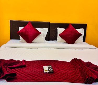 Malad West Bed & Breakfast | Hsquare Malad Elegant Service Apartment