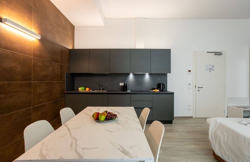 Mestre Apartment | Htm Tower - 701 Executive by Halldis