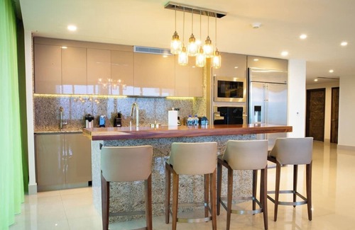 Puerto Juarez Condo | https:/cancun.garzablancaresort.comn3 Bed Penthouse 4300 sq ftnChristmas Week