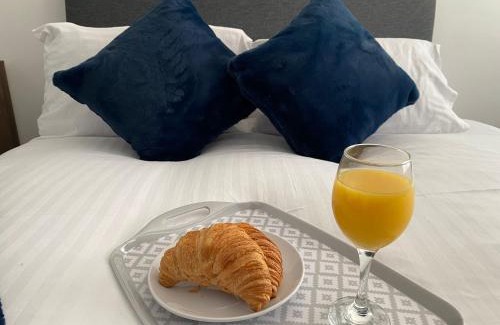 Anlaby Apartment | HU-Thirteen Apt One - Sleeps 4