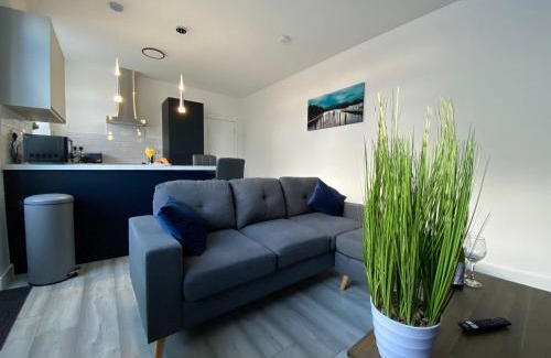 Anlaby Apartment | HU-Thirteen Apt One - Sleeps 4