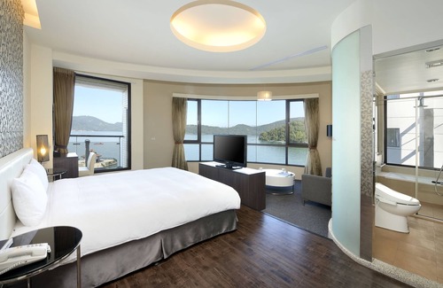 Yuchi Bed & Breakfast | Hu Yue Lakeview Hotel