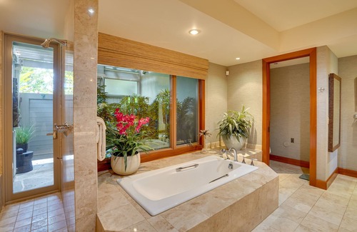 Kaupulehu Apartment | Hualalai Condo: Walk to Beach and Resort Amenities