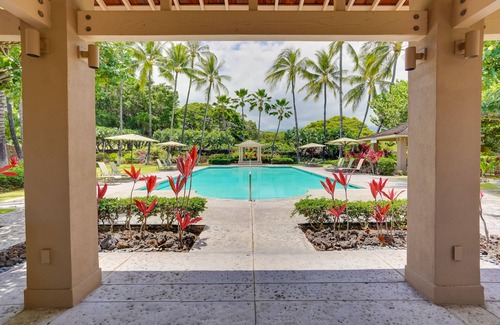 Kaupulehu Apartment | Hualalai Condo: Walk to Beach and Resort Amenities