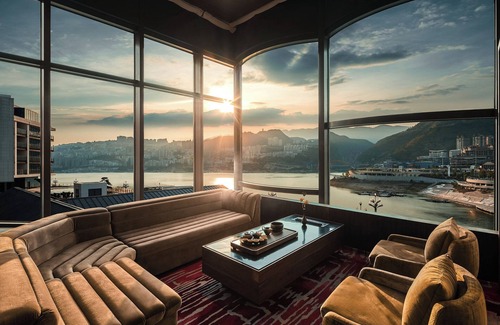 Wushan Hotel | Hualuxe Chongqing Wushan by IHG