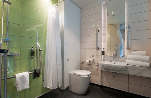 West Brompton Hotel | Hub By Premier Inn London West Brompton