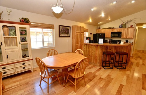 McCall House | Hubbard Cabin in McCall - near Payette Lake, private hot tub, quiet