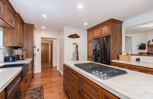 Glencoe Cabin | Huckleberry House- Rec Room