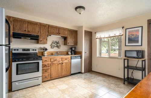 West Yellowstone House | Huckleberry House