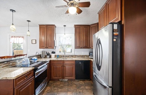 Clarksville House | Hudson House | 0.2 Miles to Red River (1726 Broadripple Drive)