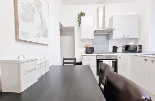 Burnley House | Hudson House Burnley 3 Ensuite Rooms Available