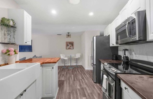Hudson House | Hudson retreat, 3 Bedroom Pool Home!