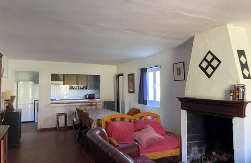Priego de Cordoba Cottage | Huerta los Villares House. Renovated rural house with fireplace