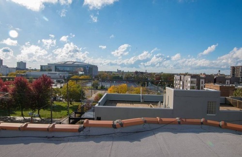 Near West Side House | HUGE 1700 sqft 3bd West Loop Penthouse w/Balcony