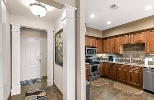 Branson Condo | Huge 2 Bedroom Condo - Pets, Elevator, Close to Rec-Plex and Branson Hills | 1405