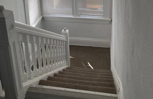 Walnut Hills Apartment | Huge 3 bedroom upstairs apartment expandable to 5 bedrooms (additional cost)