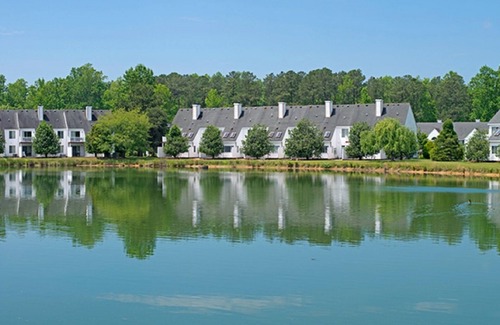 Berkeley Condo | HUGE 4 BDRM SLEEPS 12~ONLY 8 MILES TO BUSCH GARDENS~ LOTS OF AMENITIES~ BOOK NOW