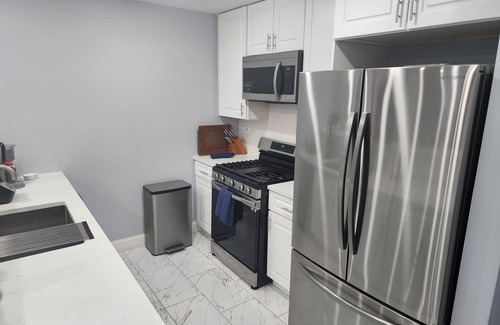 Newark House | Huge 5BR in Best Location ~ 25 Min to NYC