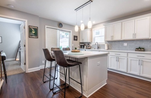 Lower East Side House | HUGE 6BR, Luxe Single Family Home, Best Location!