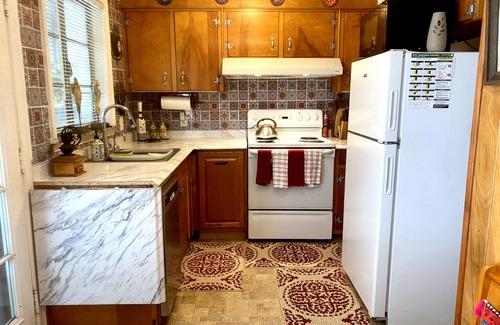 Midtown House | Huge backyard nClose to DowntownnQuiet neighborhood nn