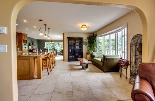 Yachats House | Huge Beachfront Home, Jaw-Dropping Views, Hot Tub, Rare Privacy - Dogs OK