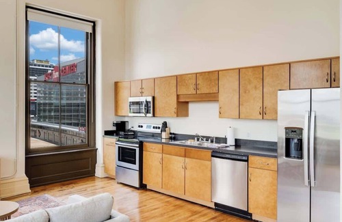 Downtown Louisville Apartment | Huge Corner Loft in Historic Whiskey Row Lofts