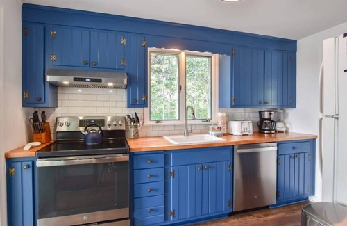 Wellfleet House | Huge Deck Perfect for Lounging w Sweeping Views!