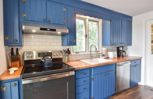 Wellfleet House | Huge Deck Perfect for Lounging w Sweeping Views!