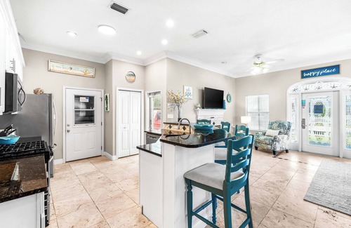 Crystal Shores House | Huge Discounts Aug–Oct Dogs ok Golf Cart/Bikes