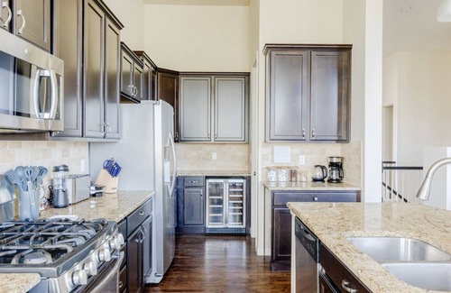 Arvada House | Huge Dreamy Family Friendly Ranch, Hot Tub, Fire Pit, Home Theater, Pool Table