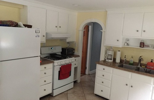Bass River House | Huge Family Compound Near Beach Hot Tub, Basketball Court,Pinball. Linens incl