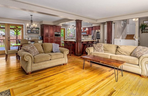 Garden District House | Huge home in the Historic Garden District
