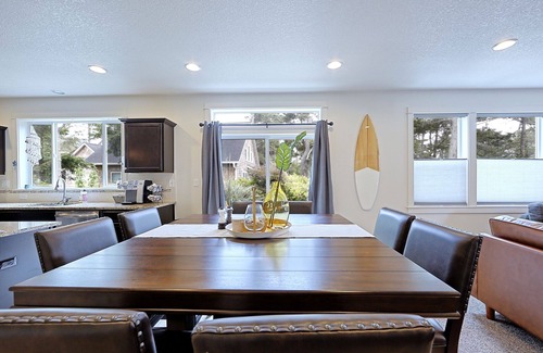 Rockaway Beach House | Huge hot tub, steps to beach, dog friendly, fire pit!